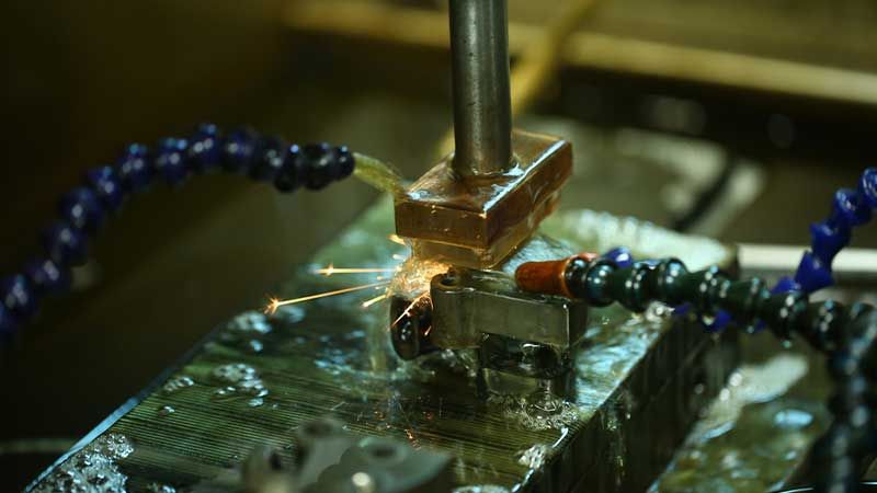 乳化切削液应用技巧：让模具加工更顺畅、更精准